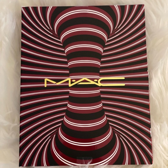 MAC Trick of the light mineralize skinfinish kit - Picture 2 of 3